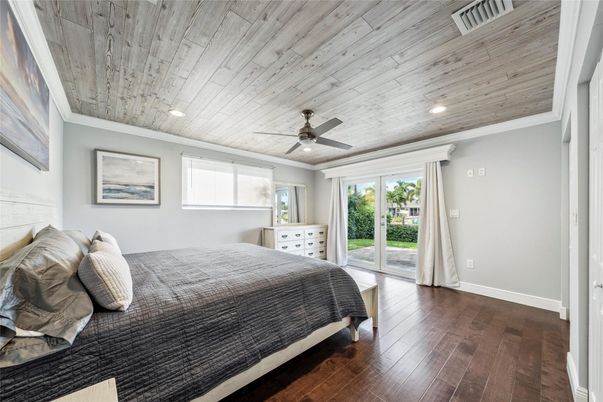 Bedroom, Interior, Recessed Lighting, Wooden Ceilings, Wood Texture Flooring