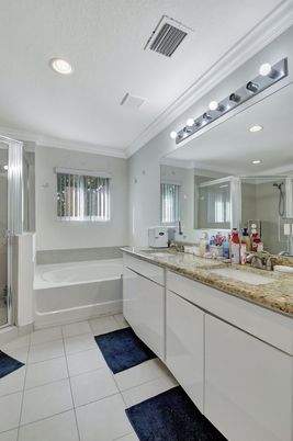 Bathroom, Dual Sink Vanities, Interior, Recessed Lighting