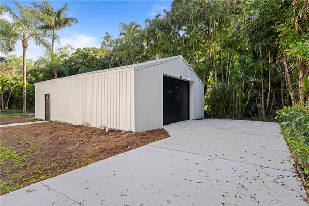 Detached Garage, Exterior