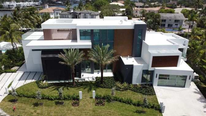 Exterior, Drone