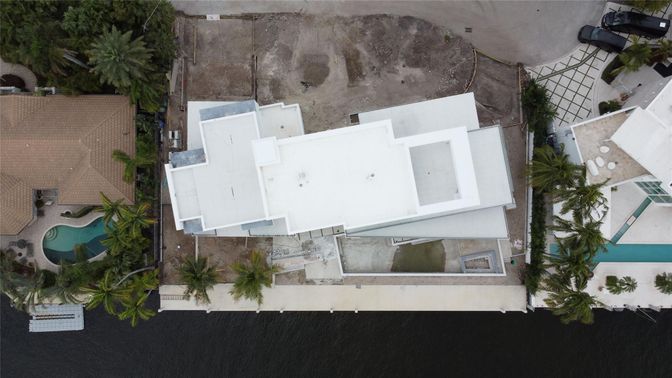 Exterior, Drone