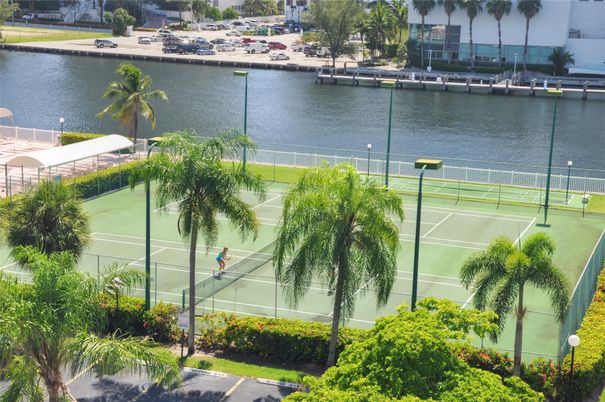 Exterior, Tennis Courts
