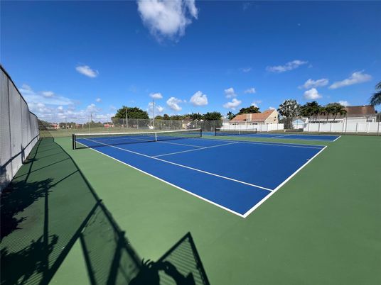 Exterior, Tennis Courts