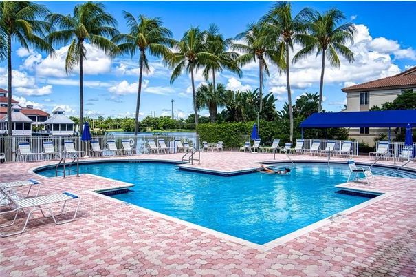 Exterior, Pool, Water