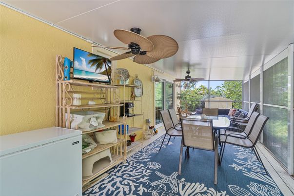 Dining room, Interior
