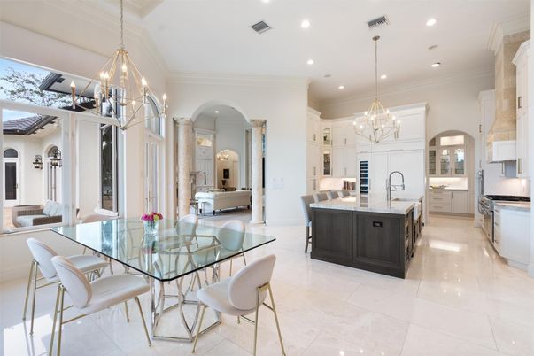 Chandelier, Dining room, Interior, Kitchen, Pendant Lights, Recessed Lighting, Stainless Steel Appliances