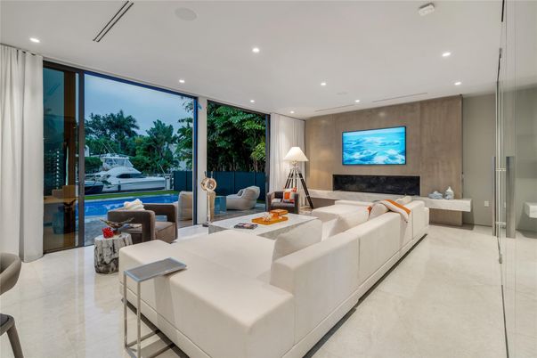 Fireplace, Interior, Living room, Recessed Lighting