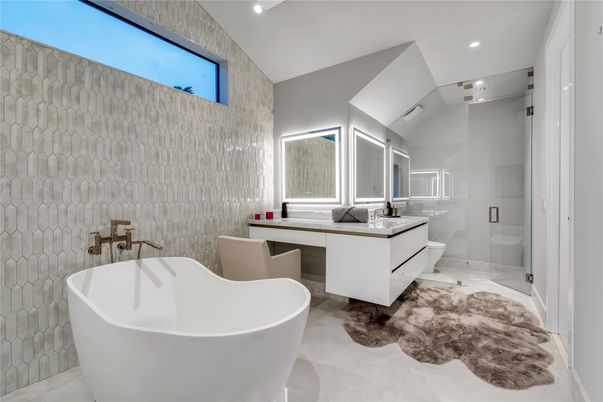 Bathroom, Free Standing Baths, Interior, Recessed Lighting