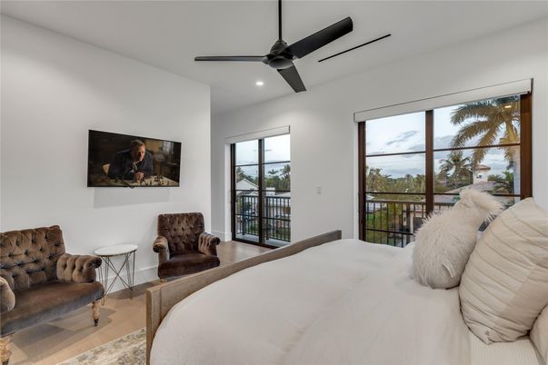 Bedroom, Interior, Recessed Lighting, Water, Wood Texture Flooring