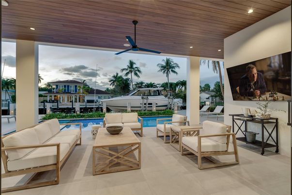 Exterior, Pool, Recessed Lighting