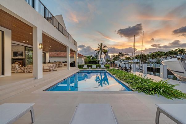 Exterior, Pool, Water