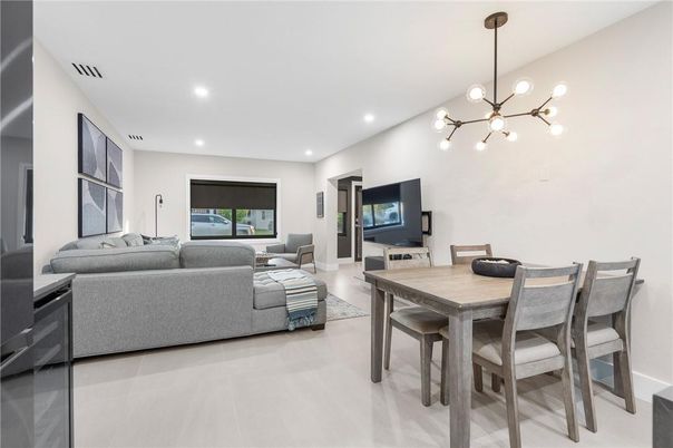 Dining room, Interior, Living room, Pendant Lights, Recessed Lighting