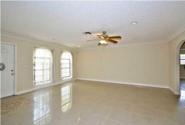Empty room, Interior, Recessed Lighting