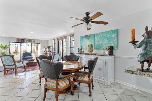 Dining room, Interior, Living room, Recessed Lighting