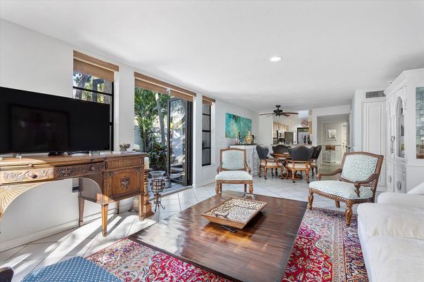 Dining room, Interior, Living room, Recessed Lighting