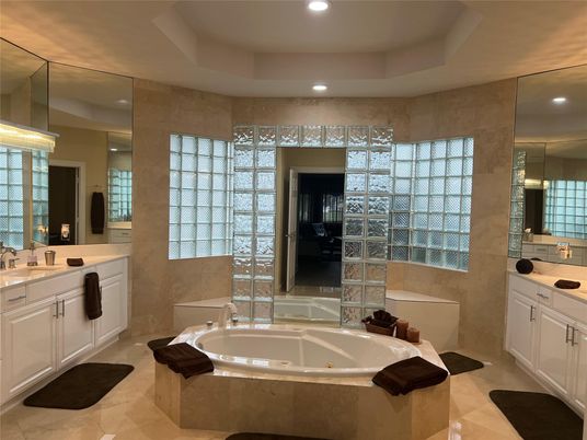Bathroom, Interior, Recessed Lighting