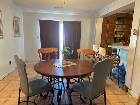 Dining room, Interior