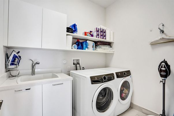 Interior, Washer