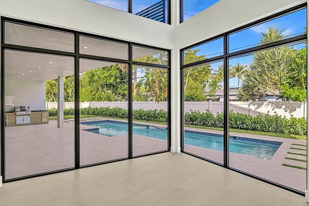 Interior, Pool, Sun Room