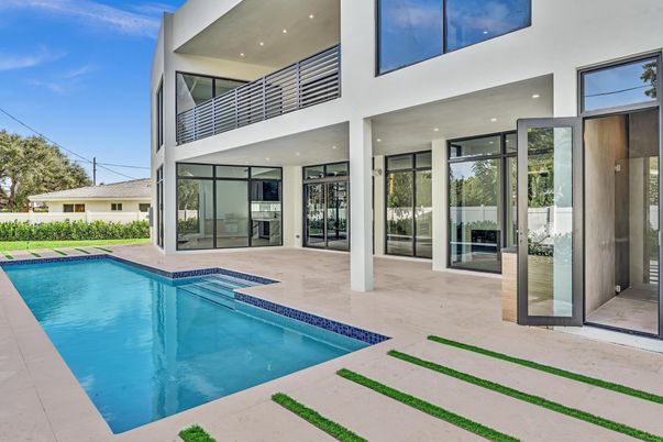 Exterior, Pool