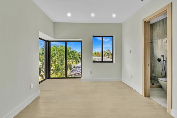 Bathroom, Empty room, Interior, Recessed Lighting