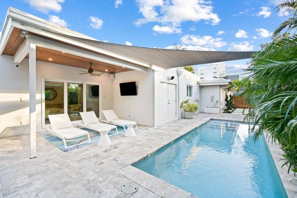 Exterior, Pool