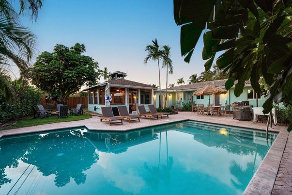 Exterior, Pool