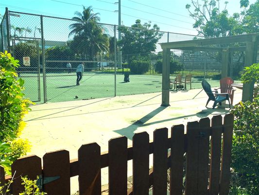 Exterior, Tennis Courts