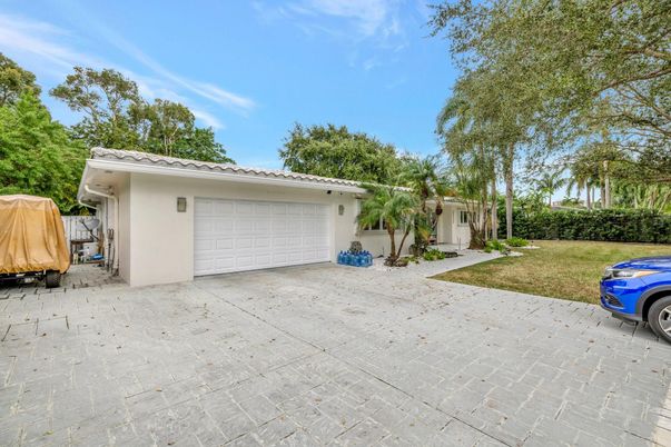 Backyard, Detached Garage, Exterior