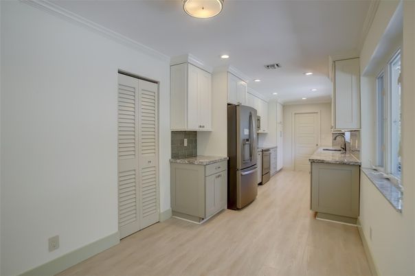 Interior, Kitchen, Recessed Lighting, Wood Texture Flooring