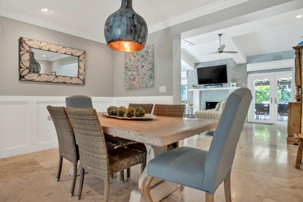 Dining room, Fireplace, Interior, Pendant Lights, Recessed Lighting
