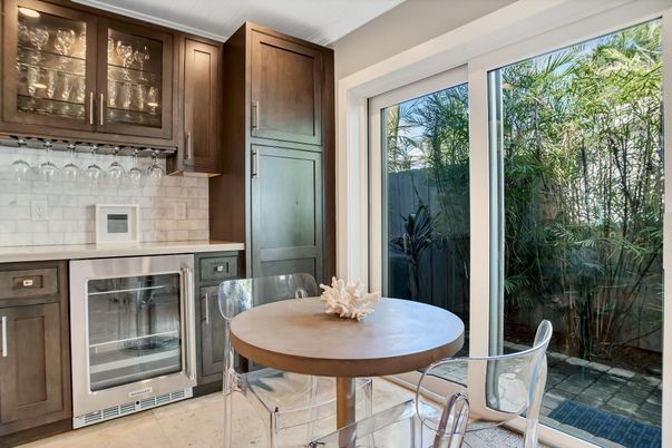 Interior, Stainless Steel Appliances
