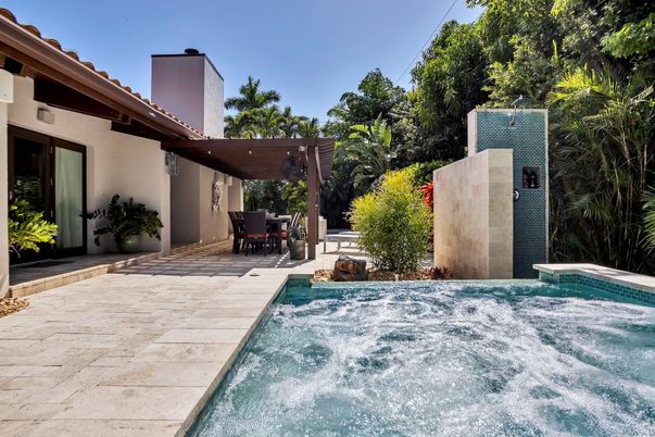 Exterior, Pool