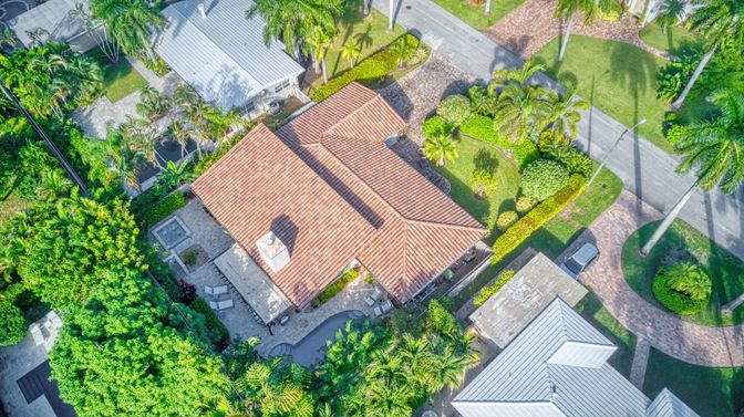 Exterior, Drone