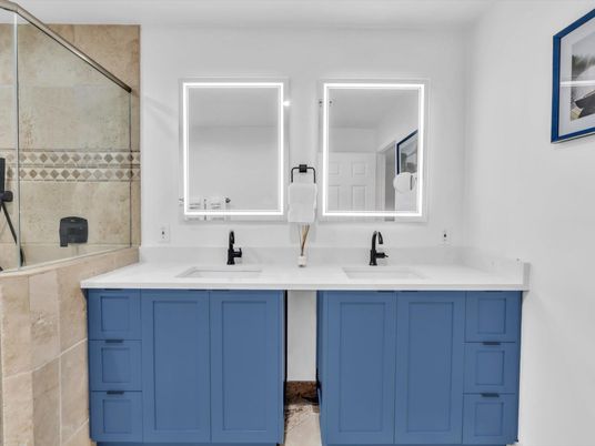 Bathroom, Dual Sink Vanities, Interior