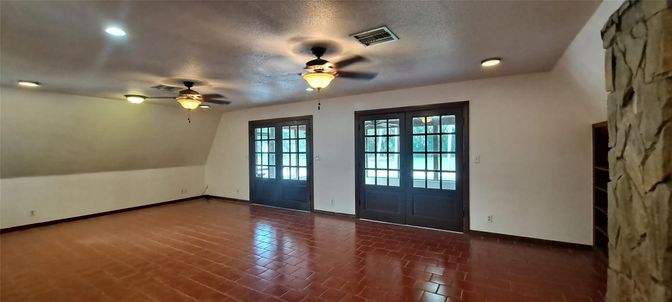 Empty room, Interior, Recessed Lighting