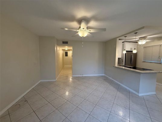 Empty room, Interior, Pendant Lights