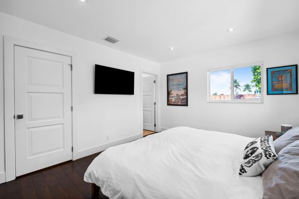 Bedroom, Interior, Recessed Lighting, Wood Texture Flooring