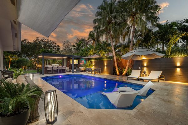 Exterior, Pool