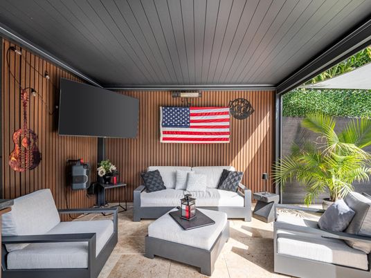 Exterior, Living room