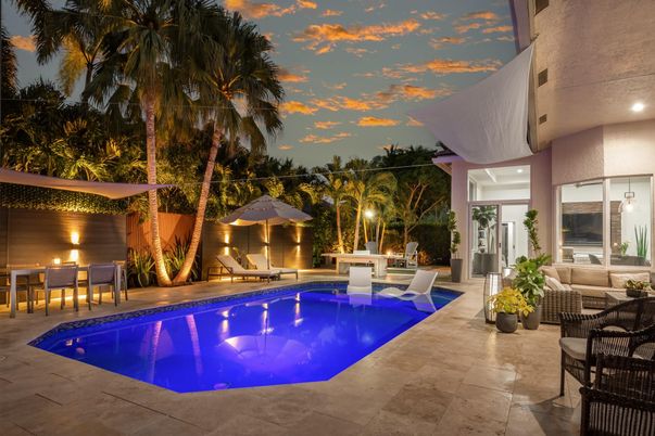 Exterior, Pool