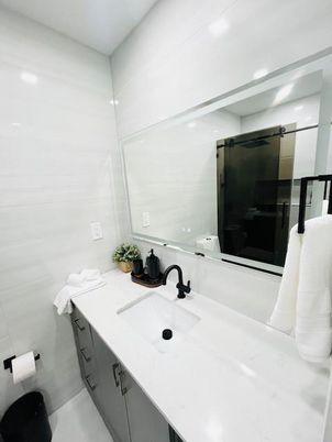 Bathroom, Interior, Recessed Lighting