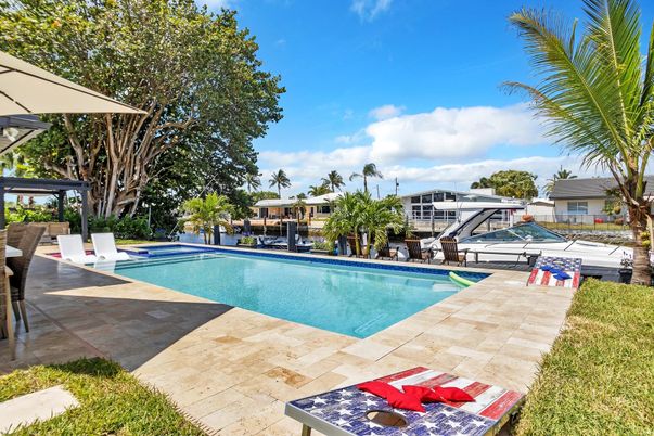 Exterior, Pool