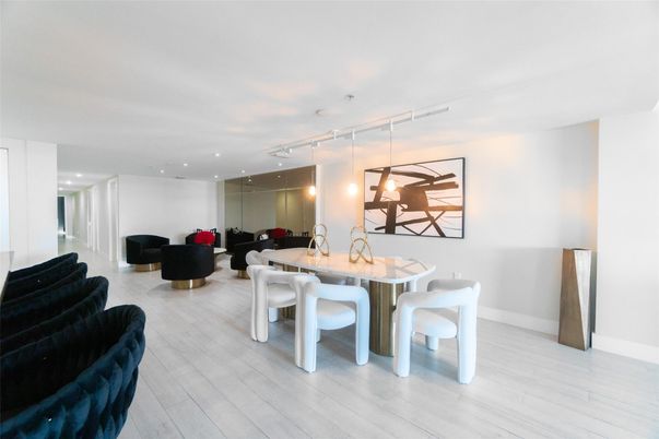 Dining room, Interior, Living room, Recessed Lighting, Wood Texture Flooring