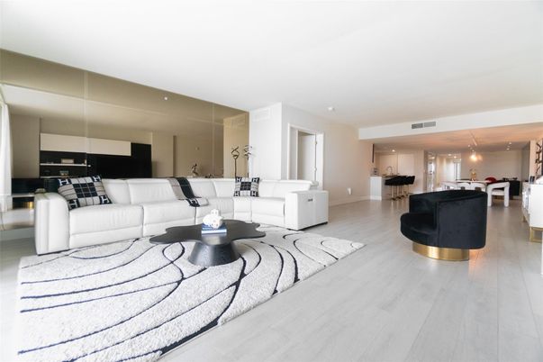 Dining room, Interior, Living room, Pendant Lights, Recessed Lighting, Wood Texture Flooring