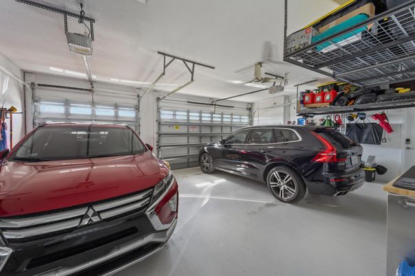 Garage, Interior
