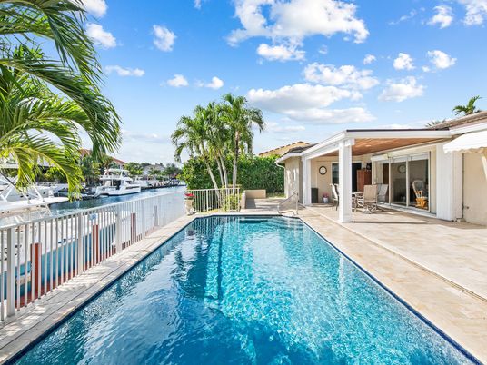 Exterior, Pool, Water
