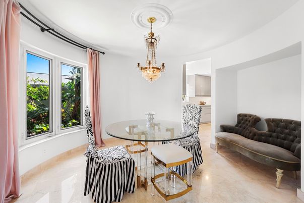 Chandelier, Dining room, Interior