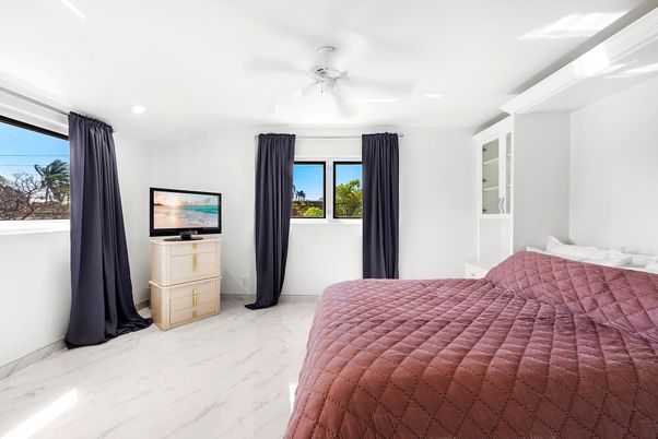 Bedroom, Interior, Marble, Recessed Lighting, Water