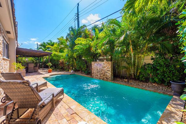 Exterior, Pool